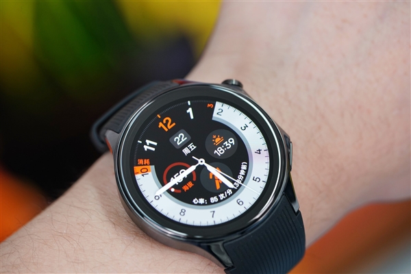 OPPO第一款圓表！OPPO Watch X星夜飛行版圖賞