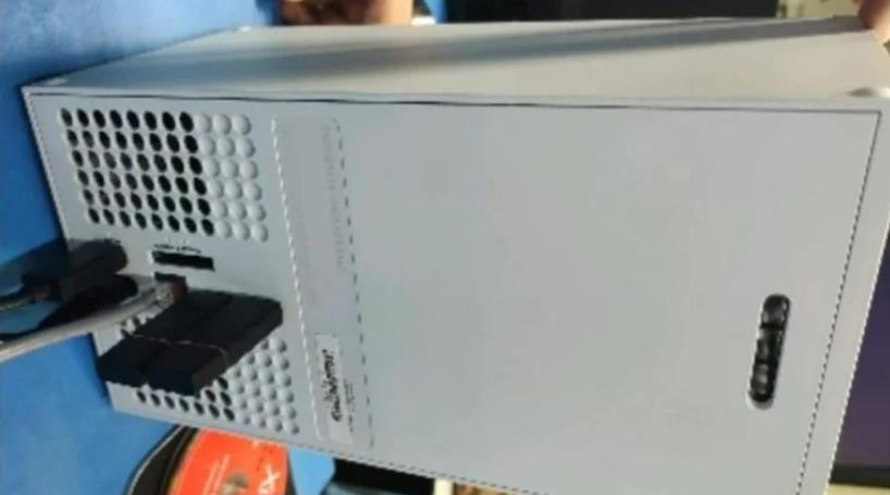 微軟Xbox Series X主機可能會進行全新的全白改造(圖1) 微軟Xbox Series X主機可能會進行全新的全白改造(圖1)